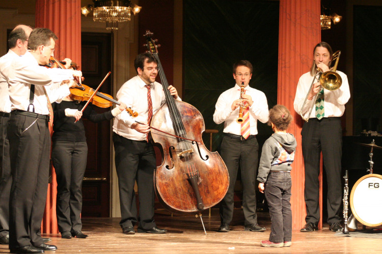 Nr. 5 Kinderkonzert - "Der musikalische Notenkoffer" 9.45 Uhr